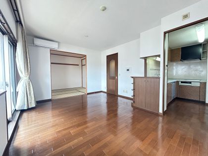 ローレルコート白島九軒町 リビング