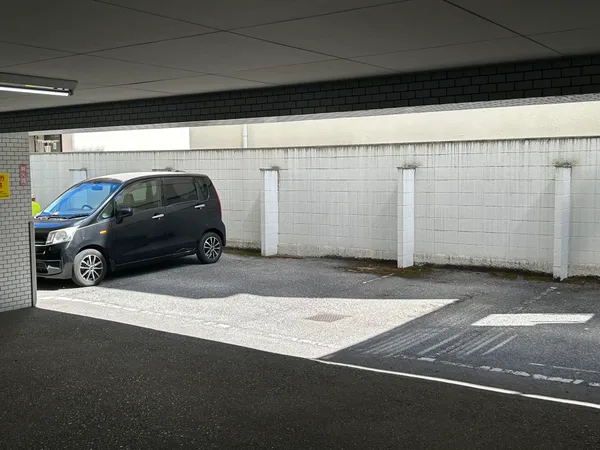 屋外平面駐車場空区画あります