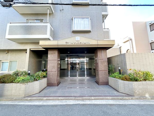 ロイヤルクリスタル東本浦 エントランス ロイヤルクリスタル東本浦 エントランス