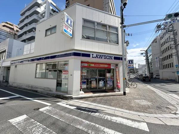 徒歩4分。