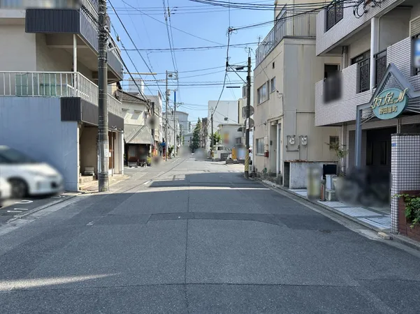 前面道路含む外観
