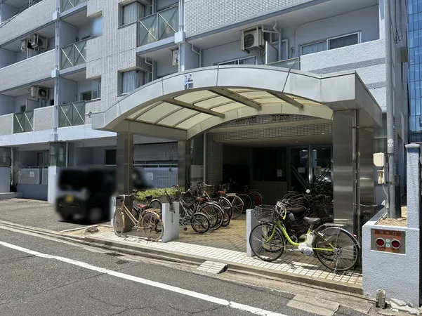 前面道路含む外観