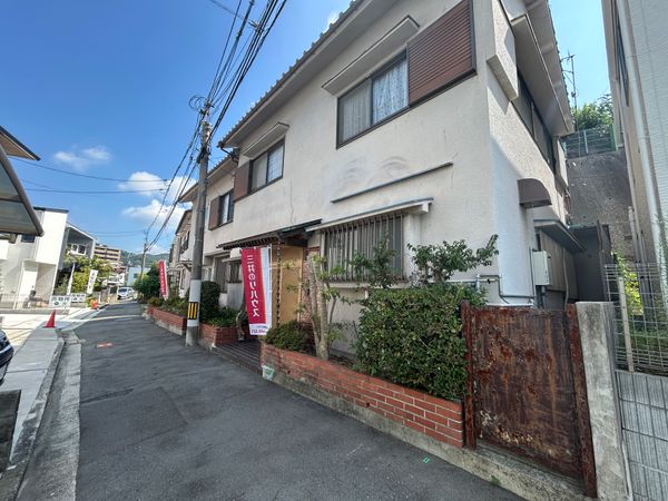 前面道路含む外観