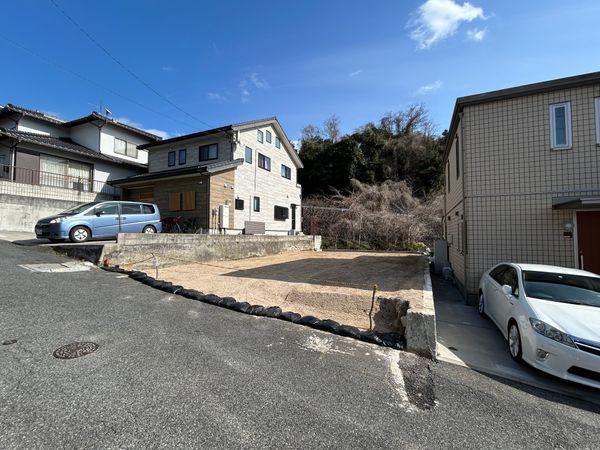 牛田新町一丁目 土地 前面道路含む外観