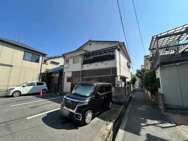 駐車場は他人地となります