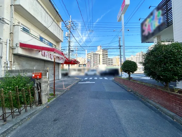 東側前面道路