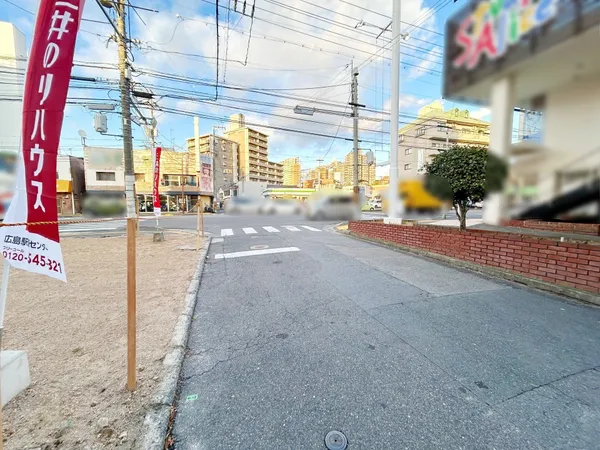 東側前面道路