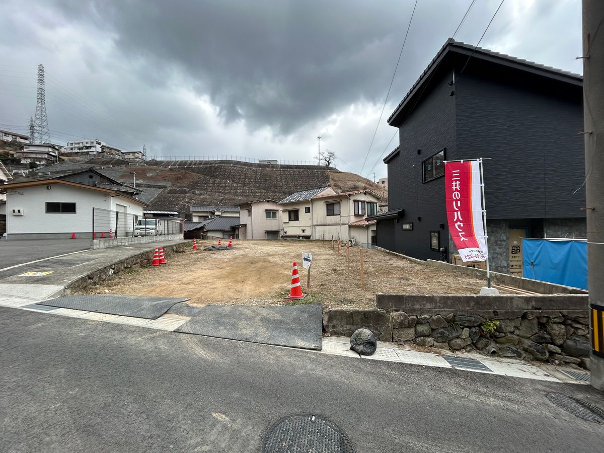 前面道路含む外観
