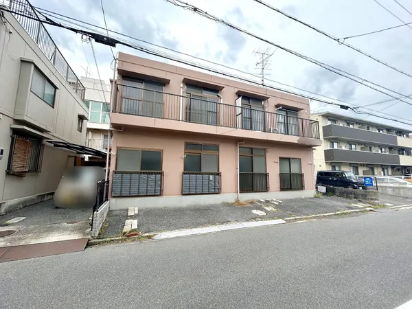※建物は解体して更地で引き渡します。※分筆前のため、面積が増減する場合があります。※対象地は西側隣接地から約7.5ｍ東方向。