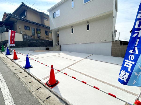 カーサ・ヴェルティ戸坂山根3丁目 駐車場