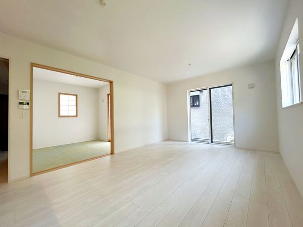 戸坂山崎町 新築戸建 リビング