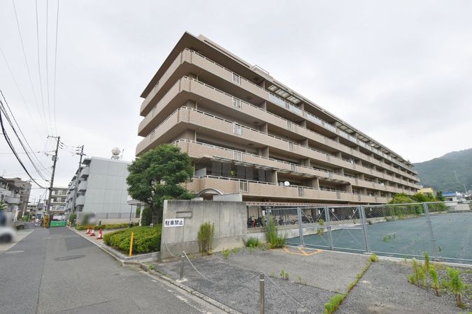 ローレルコート戸坂 外観