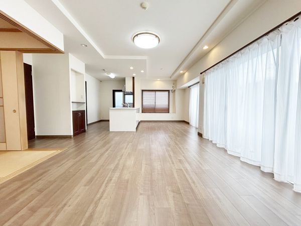 フローレンス牛田中グランドアーク リビング