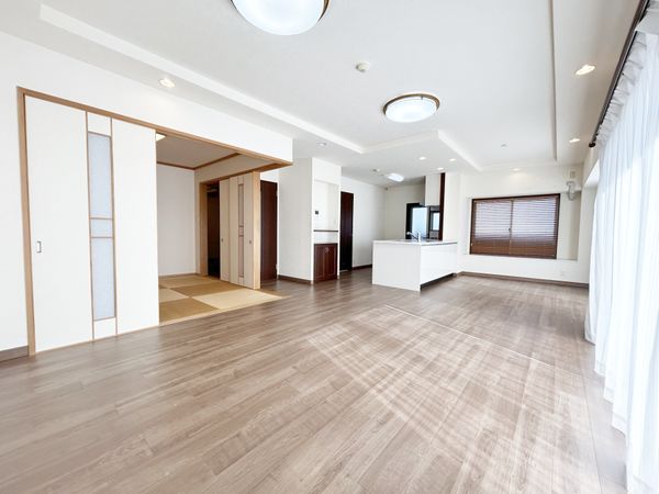 フローレンス牛田中グランドアーク リビング