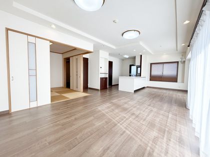 フローレンス牛田中グランドアーク リビング