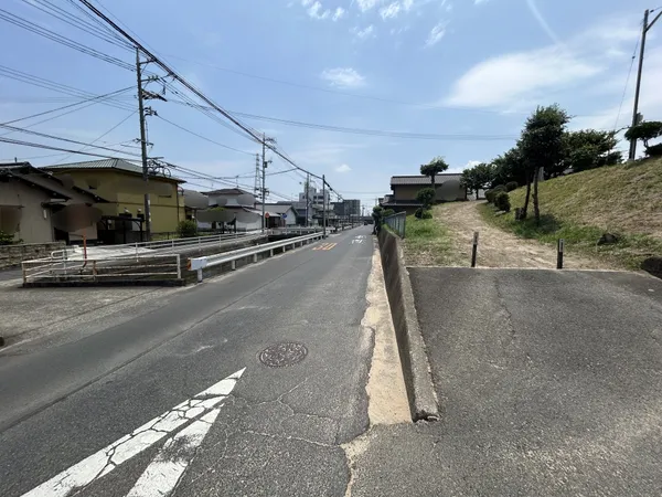 東側道路