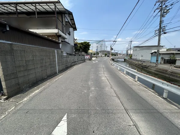 東側道路