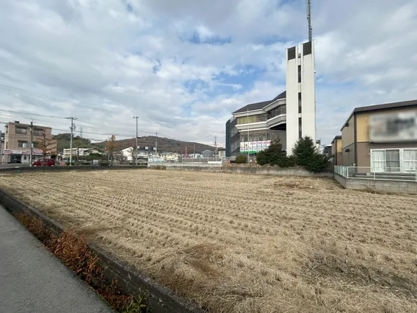 敷地面積1516.00平米（約458.59坪）の広々とした土地です。