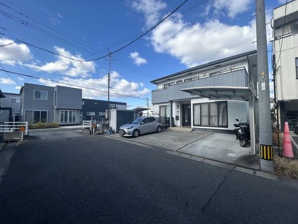 田中戸建 前面道路含む外観 田中戸建 前面道路含む外観