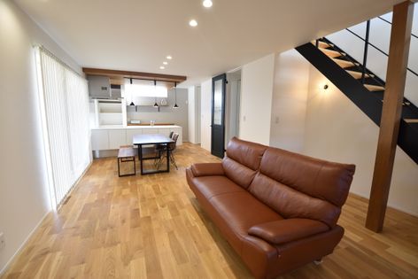 西辛川戸建 リビング