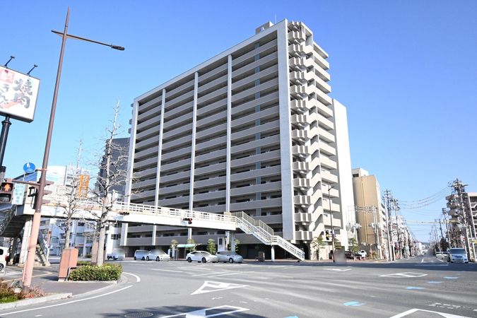 アルファステイツ大学病院通り 外観 アルファステイツ大学病院通り 外観