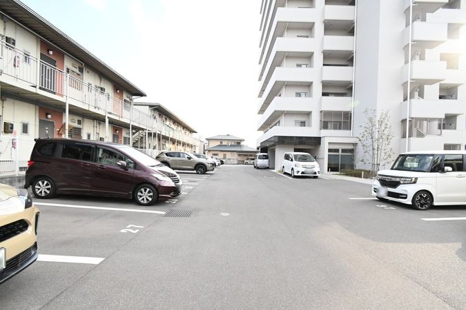 ヴェルディ岡山駅西 駐車場 駐車場