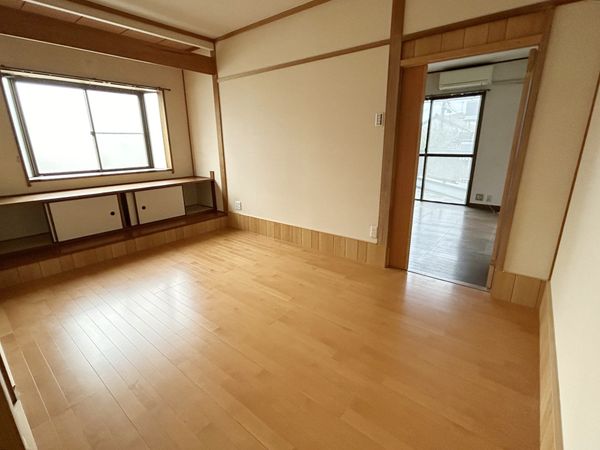 伊島町二丁目住宅付店舗 リビング 伊島町二丁目住宅付店舗 リビング