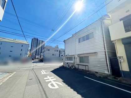 前面道路含む外観