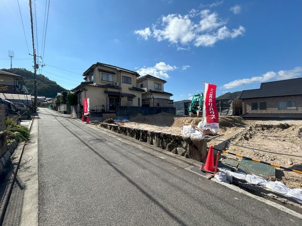 己斐大迫1丁目 前面道路含む外観 前面道路含む外観