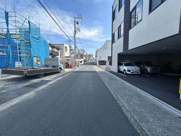 南観音8丁目 前面道路含む外観 前面道路含む外観