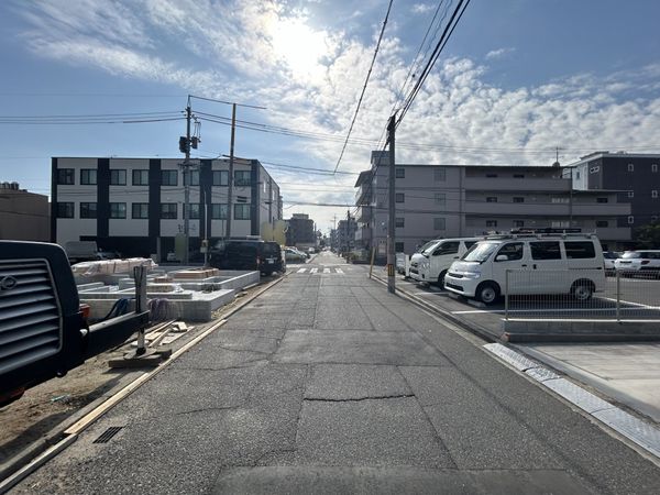 南観音8丁目 前面道路含む外観 前面道路含む外観