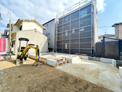 翠2丁目 新築戸建 前面道路含む外観