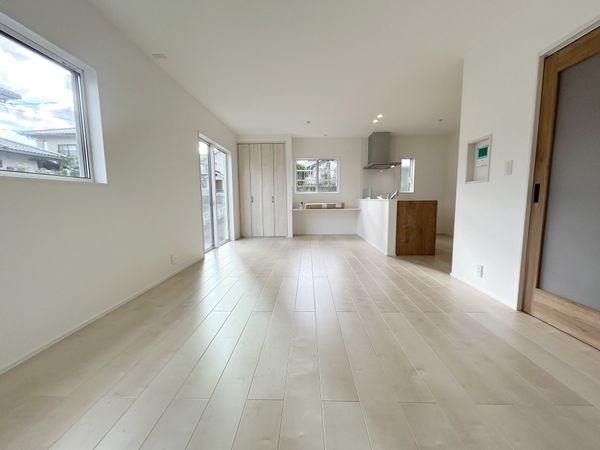 カーサ・ヴェルディ亀崎4丁目 リビング カーサ・ヴェルディ亀崎4丁目 リビング