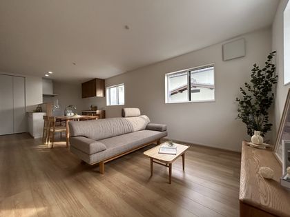 己斐中三丁目 新築戸建 リビング