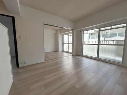 コープ野村本川 リビング