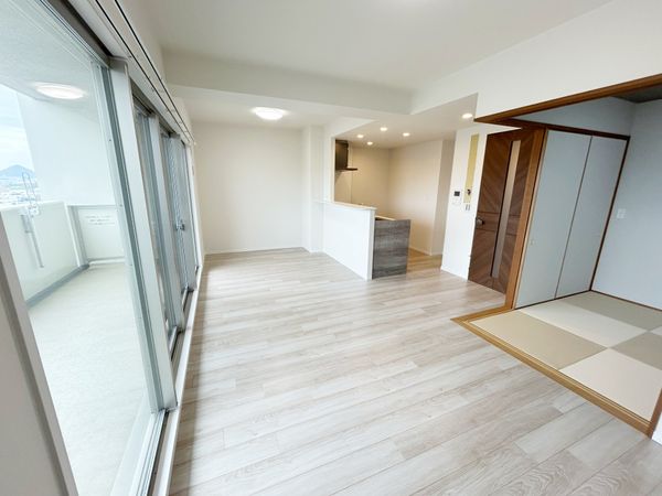 BELLES舟入幸町 リビング