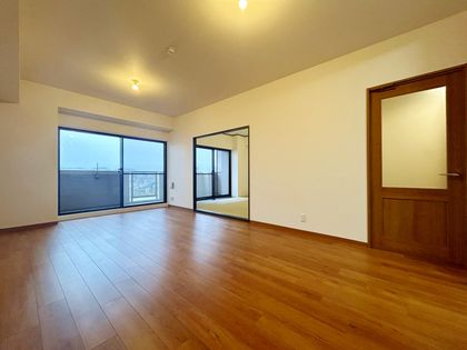 コスモ三滝本町 リビング