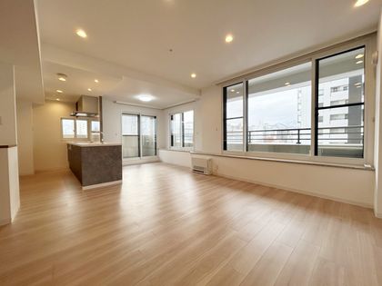 アルス近代美術館ウエスト リビング