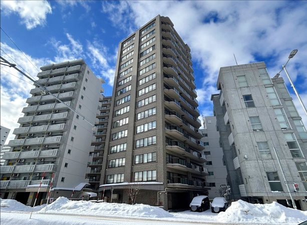 カーサ大通り B棟 外観 カーサ大通り B棟 外観