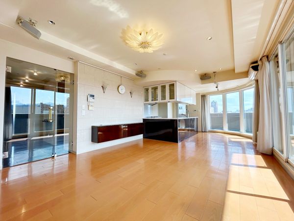 グランファーレ知事公館レジデンス リビング