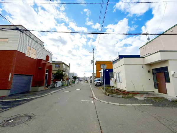 前面道路、南東側公道幅員約8.0ｍ、約6.9ｍ接道