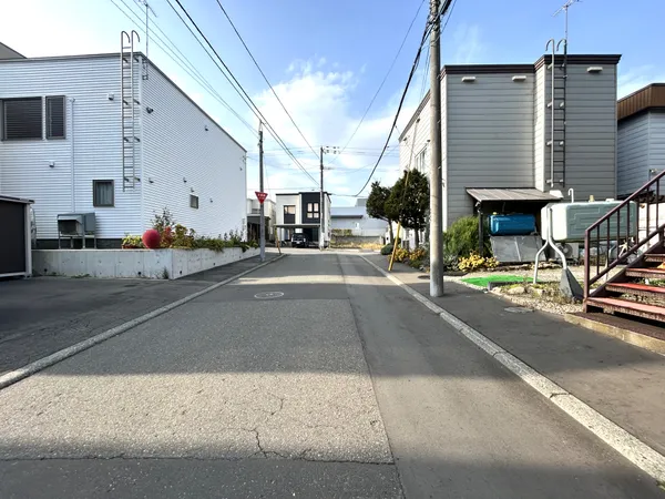 南西側公道（幅員８ｍ）