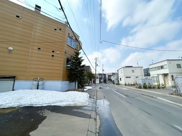 北西側公道10ｍに約13.8ｍ接道