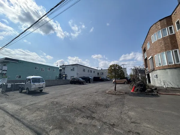 現地写真（現在は月極駐車場として利用中）