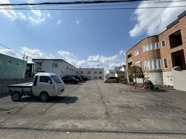 現地写真（現在は月極駐車場として利用中）