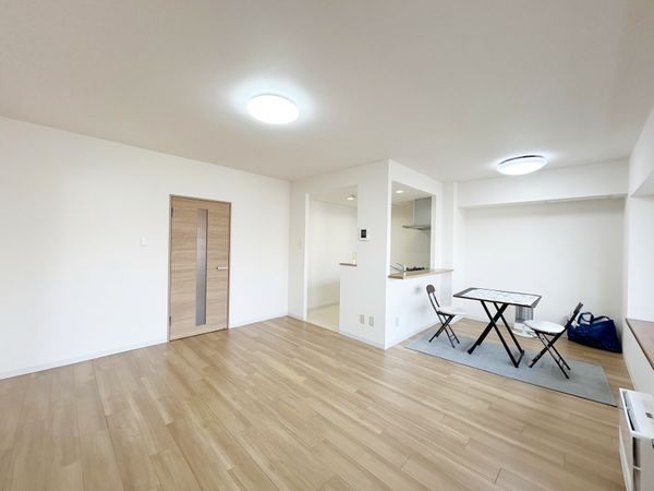 エバメゾン本郷通リーヴ・ノール リビング