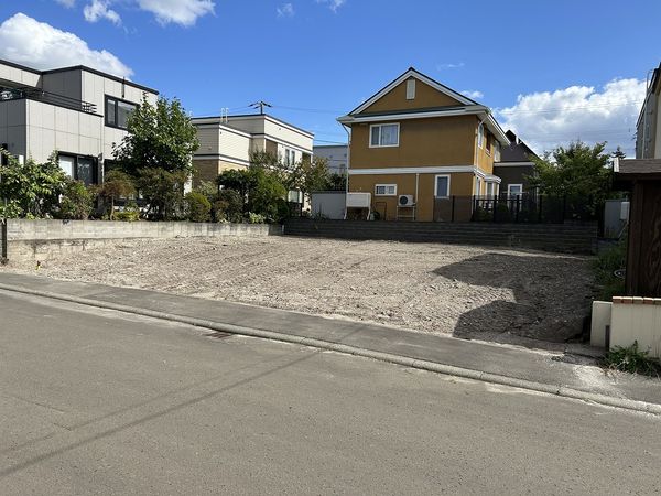 前面道路含む外観