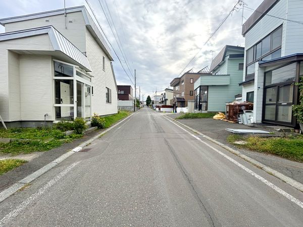 前面道路含む外観