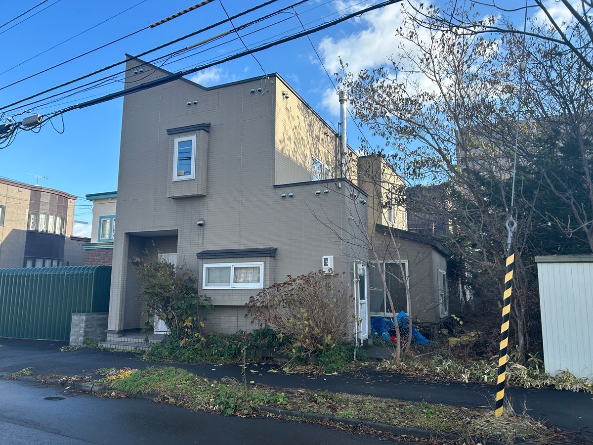 前面道路含む外観