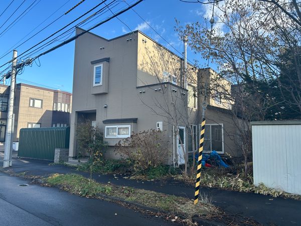 前面道路含む外観